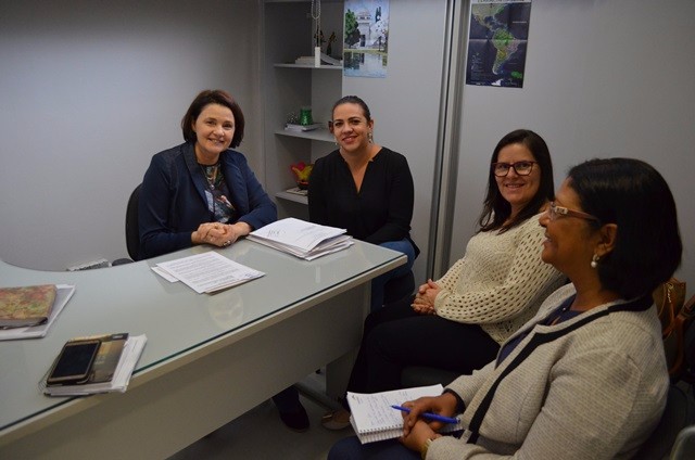 2017104_FOTO - Carla Lucena visita a vereadora Nancy Thame (2)